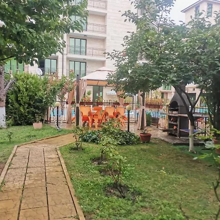 Location In Sunny Amber Lejlighed