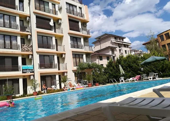 Location In Sunny Amber Apartment *