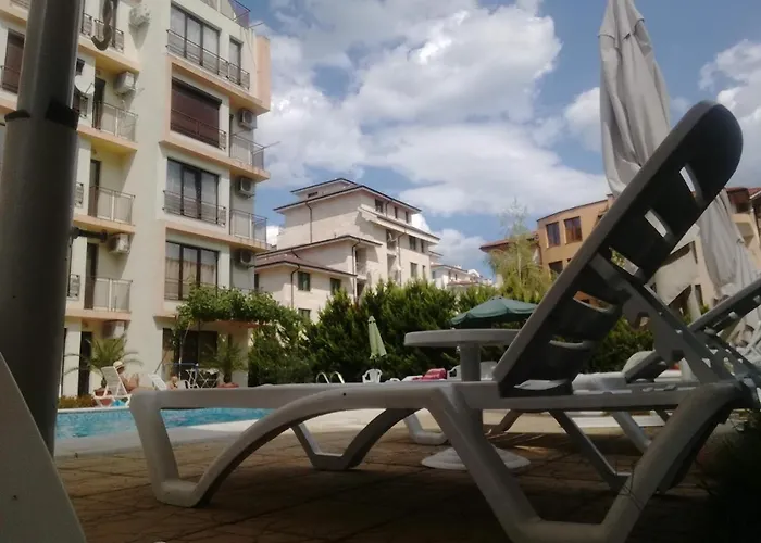 Location In Sunny Amber Apartment *